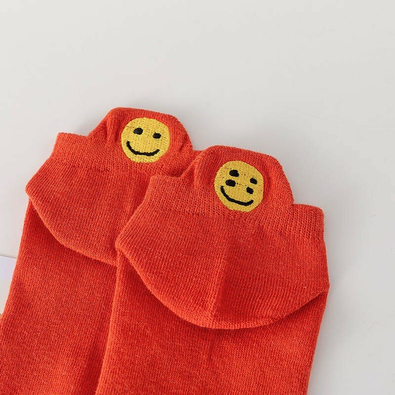 Calcetines de algodón bordados para hombre y mujer, medias con cara sonriente, letras de arcoíris, Jacquard, versátiles, cómodas e informales, V104