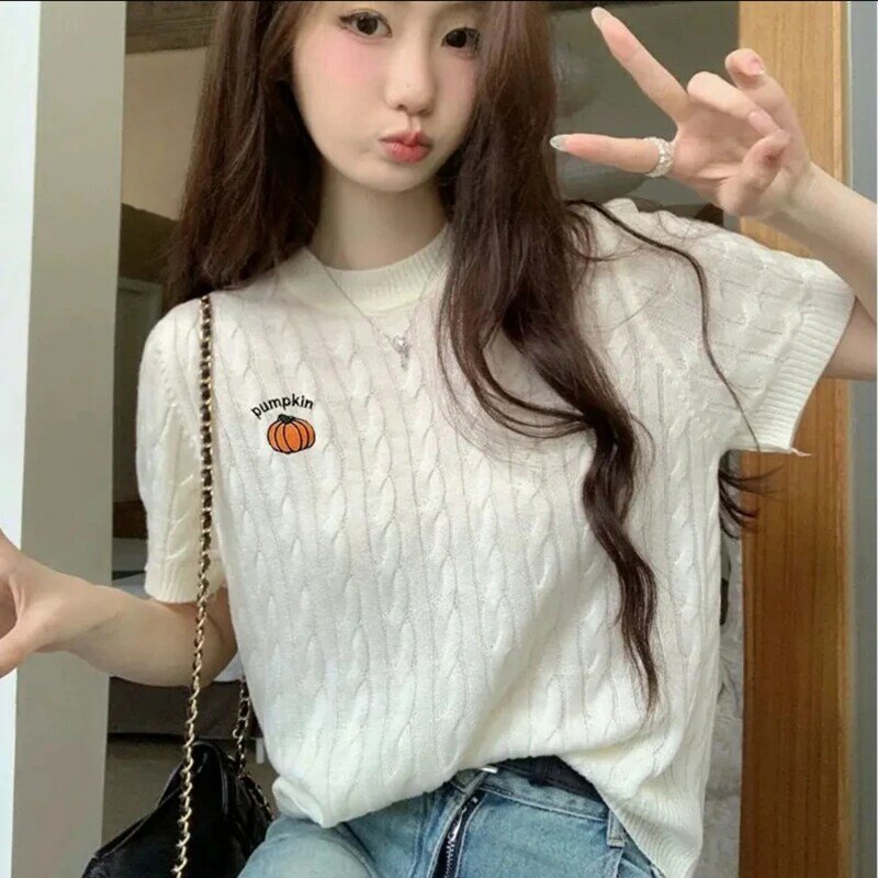 Camiseta de malha de manga curta bordada à mão feminina, monocromática, novo estilo coreano, massa frita grande, design torcido, verão