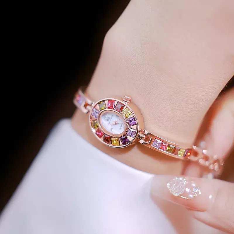 Orologio al quarzo da donna alla moda, elegante, orologio da polso con diamanti per ragazze arcobaleno sfumato di lusso leggero