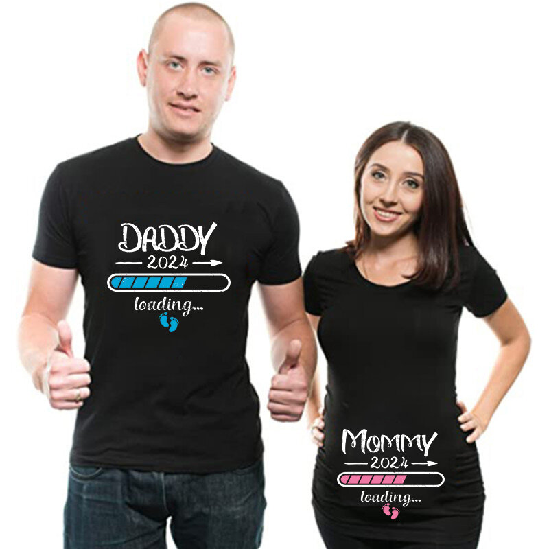2024 New Couple Maternity T-Shirt Cute Dad+Mom+Baby Printed Black White Pregnancy Announcement Tops Tee Couple Pregnant Tshirt