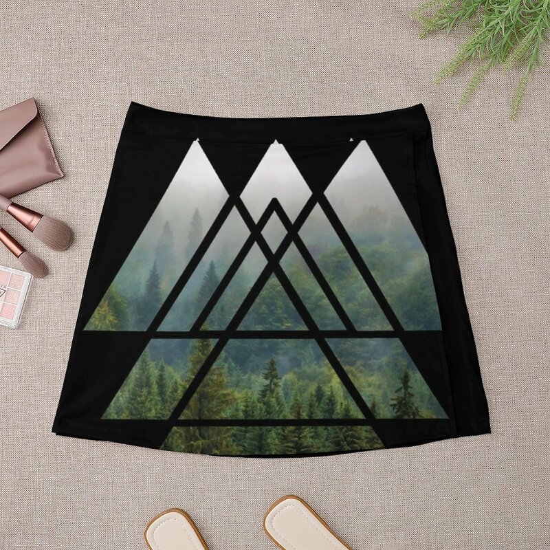 Heilige Geometrie Dreiecke-nebligen Wald Minirock koreanischen Stil Kleidung elegante Kleider für Frauen