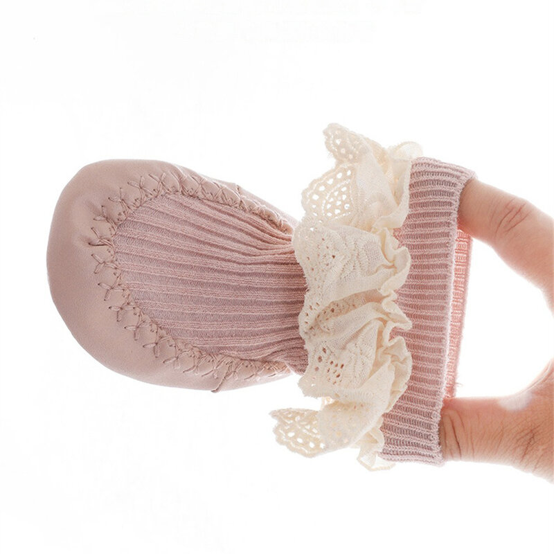 Meias antiderrapantes respiráveis para crianças, Sapatos de bebê elegantes, Confortável de usar, Sapatos de chão populares