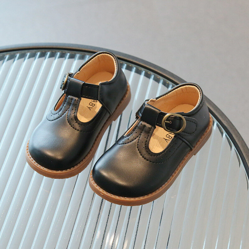 Czarne chłopięce/dziewczęce skórzane buty 2023 wiosenne nowy brytyjski dziecięce buty dla dzieci księżniczki akademia małe pojedyncze buty 유아pełnienia