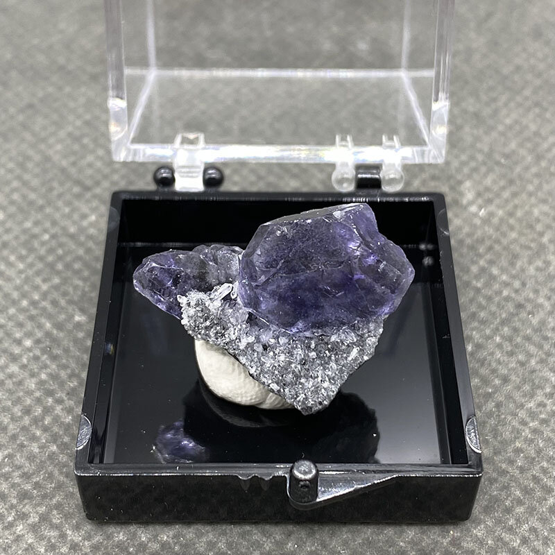 100% Natuurlijke Veelvlakkige Tanzaniet Blauwe Paarse Fluorietcluster Minerale Exemplaren Edelsteenvlakke Stenen En Kristallen + Doosgrootte: 3.5Cm