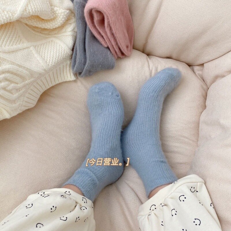 Новое поступление 2022, зимние женские дизайнерские шерстяные носки, японская мода, однотонные кашемировые носки, повседневные зеркальные Размеры 35-40
