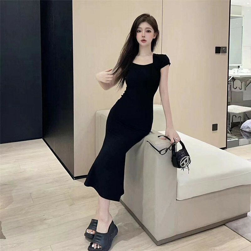 2024 Frühling/Sommer koreanische Ausgabe neue Slim Fit Fischschwanz schwarz Kleid lange Stil abnehmen und Taille enge Mode Kleid