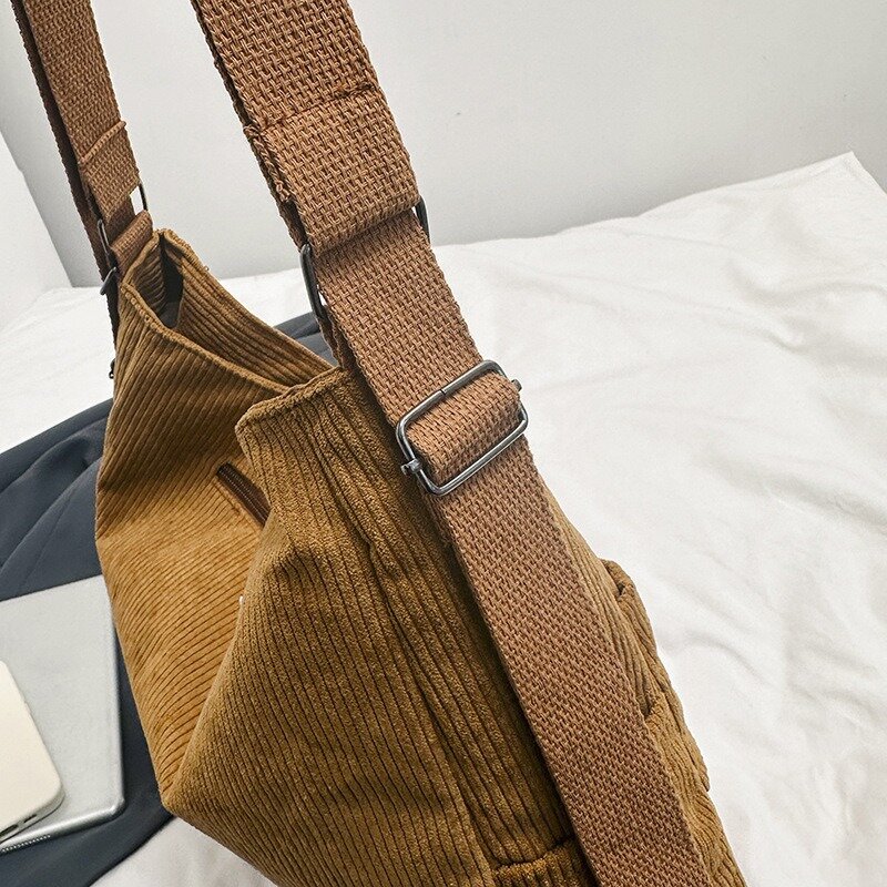 Damska torba na ramię sztruks wielofunkcyjny Retro popularny projekt jednolity kolor kieszonkowy torebka Crossbody pojemna torba