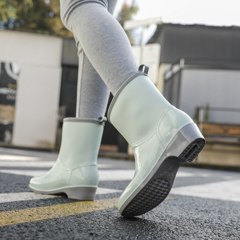 Nova borracha botas de chuva feminina pvc à prova dwaterproof água moda lazer ao ar livre antiderrapante cor sólida botas de chuva femininas sapatos de água