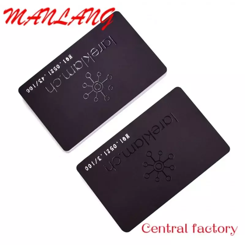 Kartu Bisnis NFC Full Black Matte kustom yang dapat diprogram untuk berbagi media dengan LOGO UV dan kode QR