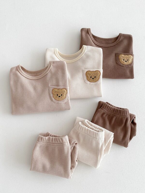 2024 wiosna nowe dziecko zestaw ubrań z długim rękawem chłopiec dziewczynka kreskówka niedźwiedź bluza 2 sztuki kombinezon niemowlę maluch gofry stroje