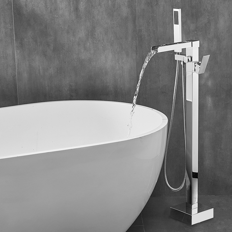Rubinetto da bagno classico in ottone cromato, Design del supporto da pavimento, doppia maniglia, controllo caldo e freddo, rubinetto per vasca da bagno dell'hotel di lusso