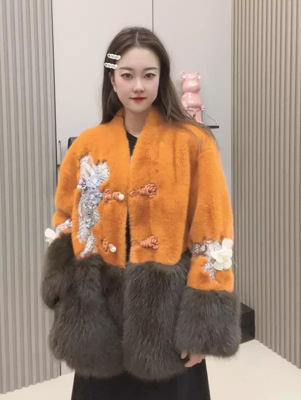 Cappotto di pelliccia sintetica da donna a maniche lunghe dolce di moda inverno stile cinese bellissimo ricamo fiore industria pesante cappotto di pelliccia sintetica