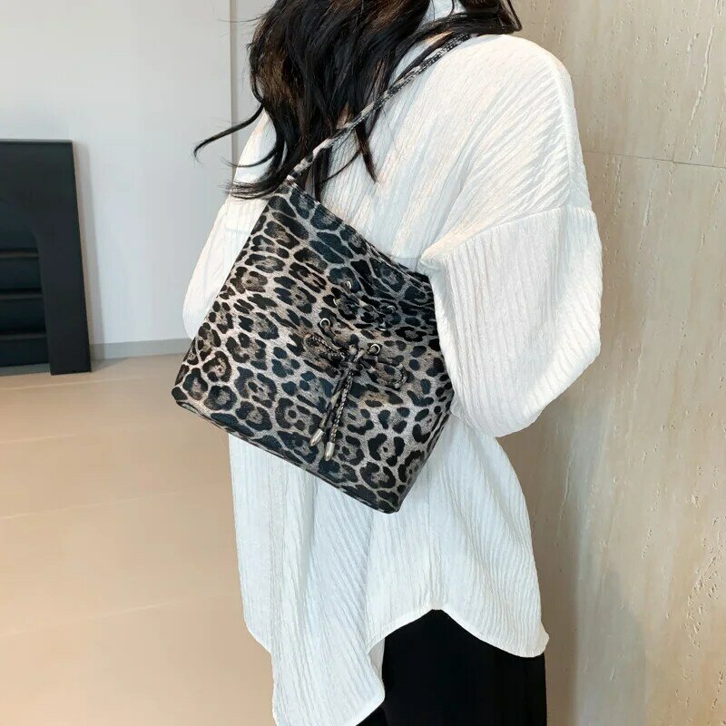 Kleine Pu Lederen Emmer Tas Voor Vrouwen 2024 Y 2K Lady Koreaanse Mode Handtassen En Puress Vrouwelijke Luipaard Schoudertas