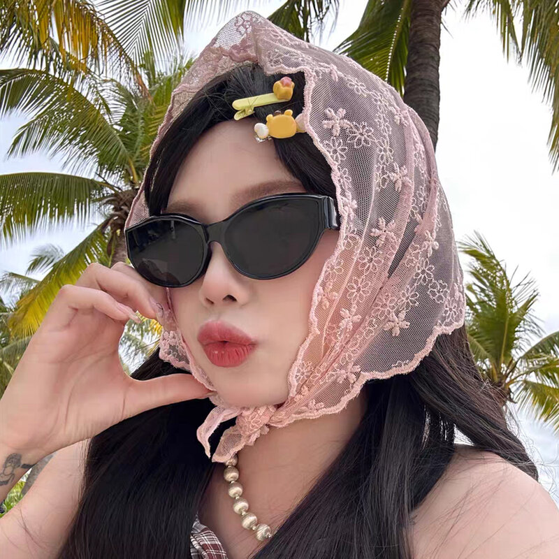 Kwiatowe szaliki koronkowe trójkątny szalik Vintage przeciwsłoneczne chusty letnie jedwabne włosy akcesoria modne urocze nakrycia głowy