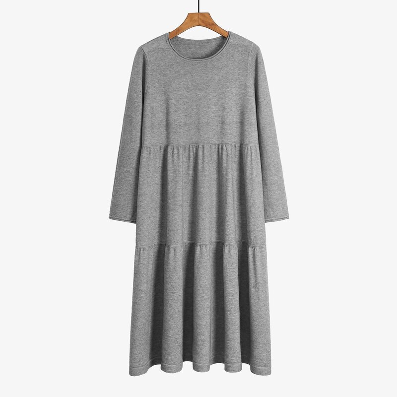 Женское трикотажное прямое платье-свитер с круглым вырезом