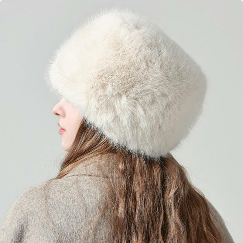 Topi termal uniseks nyaman wanita, pelindung telinga desain tahan angin bulu palsu lembut bergaya untuk kegiatan luar ruangan panas