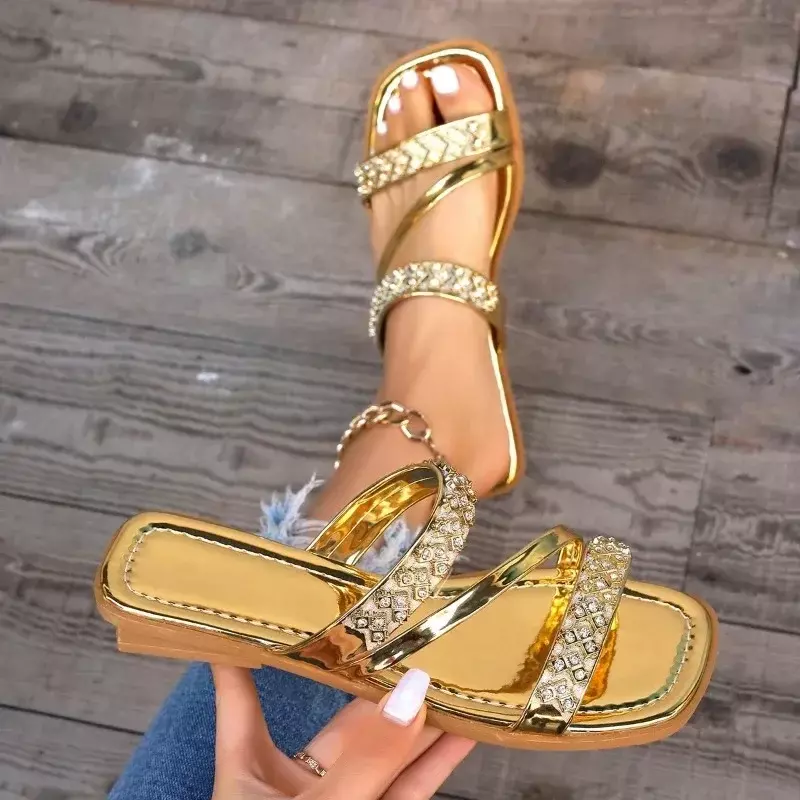 2024 letnie nowe obuwie plażowe mody dla kobiet Peep Toe klinowe pantofle z dżetów damskie zwykłe kapcie kobiety