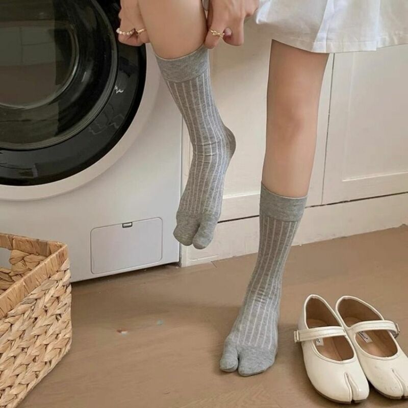 Высококачественные носки с разрезами на носках, новинка, Хлопковые женские носки-табы, однотонные мягкие носки в полоску с двумя носками