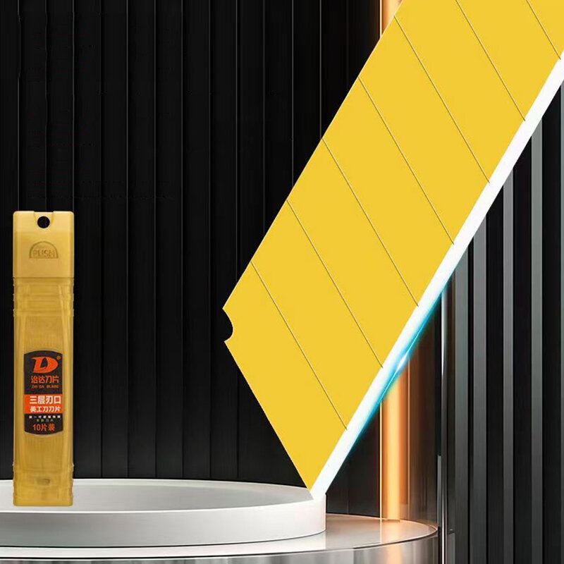 チタン合金アップグレードゴールドユーティリティナイフブレード、厚みのある素材はシャープで耐久性のあるアートブレード、0.6mm、18mm x 100mm、50個