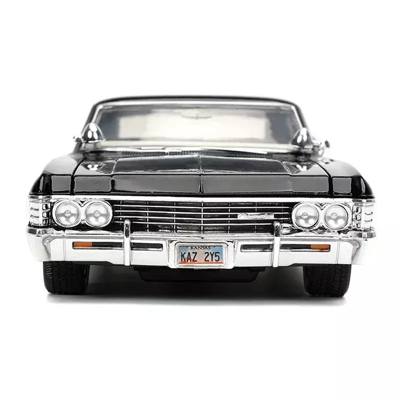 Jada 1:24 1967 Chevrolet Impala SS Sport Sedan High Simulation Diecast Metal Alloy Model Car CHEVY Toys for Kids Gift Collection