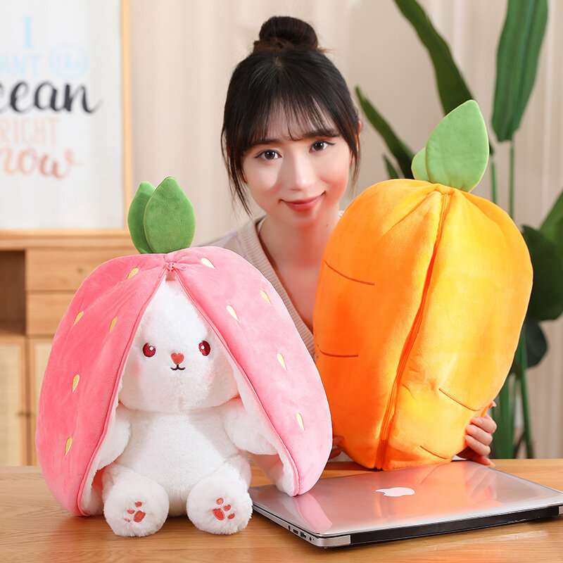 18cm Cosplay Erdbeere Karotte Kaninchen Plüsch Spielzeug Gefüllte Kreative Tasche in Obst Verwandeln Baby Kuschel Bunny Plushie Puppe Für kid