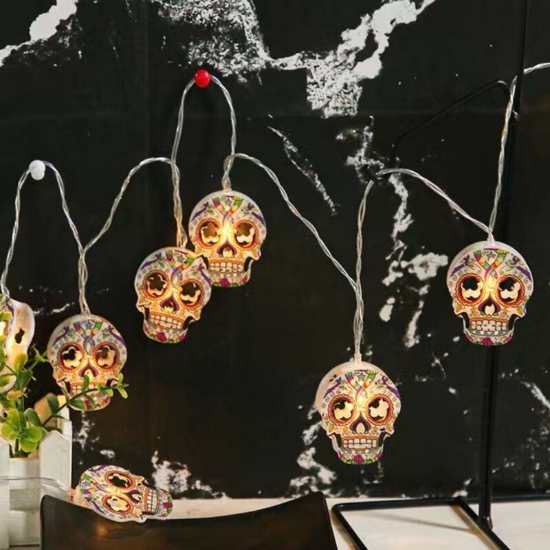 Cadena de luces LED con cabeza de esqueleto para Halloween, ambiente de Terror, Festival de fantasmas, luces de hadas, iluminación nocturna, versión con batería