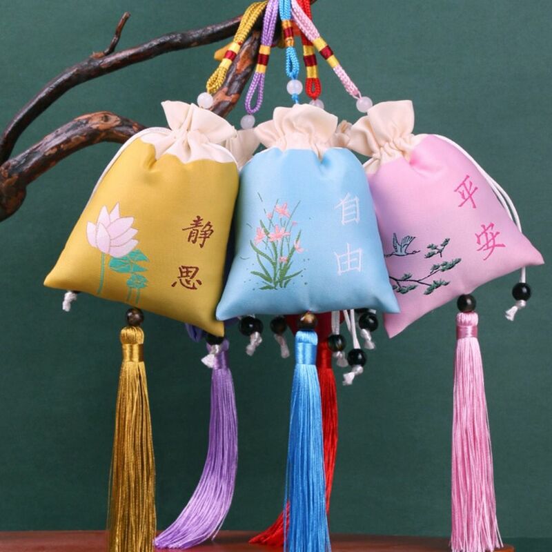 Estilo chinês Tassel Sachet Moda Retro Lotus Bordado Bag Quarto Decoração Car Ornamentos Pequenos Objetos Jóias Bag