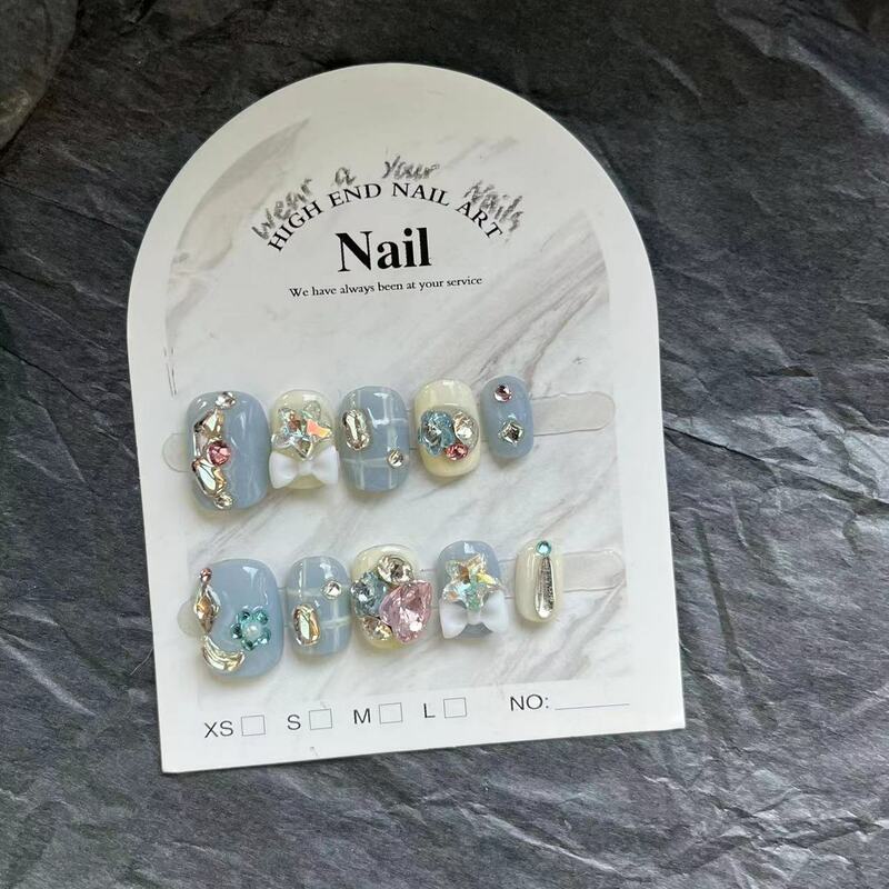 Handmade Cute Short Press on Nails, Unhas postiças redondas, balé azul, dicas de arte adesiva reutilizáveis para meninas, 10pcs