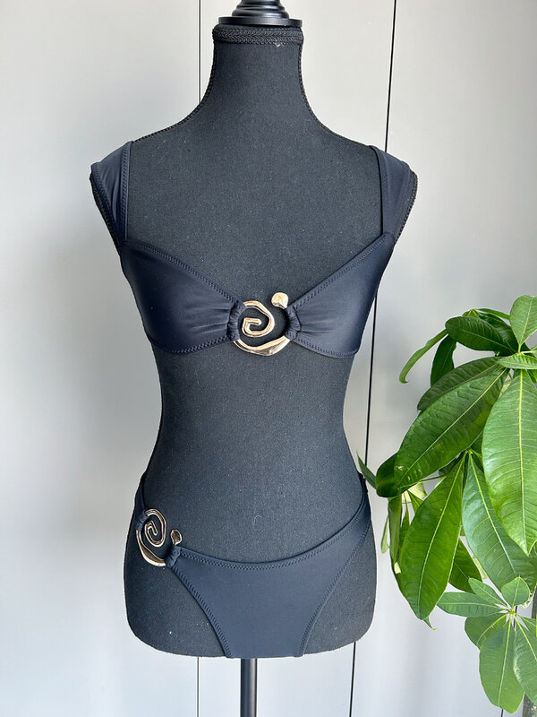 Conjunto de bikini con sujetador acolchado de Metal para mujer, traje de baño negro elegante con Tanga, bikini brasileño a la moda, 2024