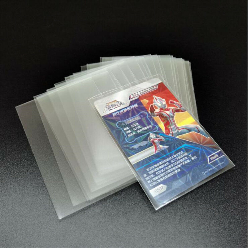 Novo 100 pçs transprant cartão capa protetora titular para o negócio jogando mesa placa jogo cartões de identificação photocard suportes caso