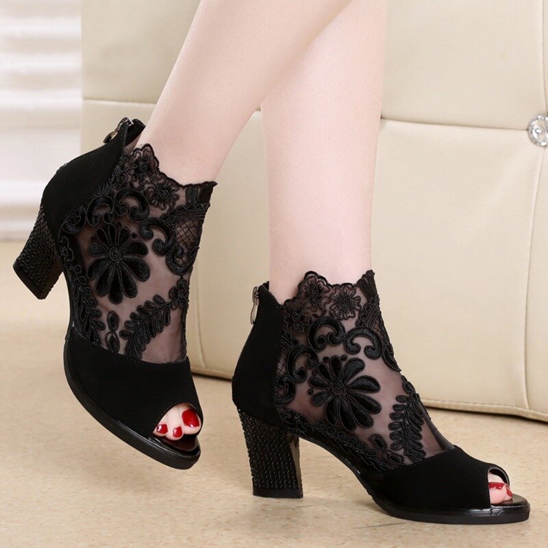 2024 Sexy Fashion Lace Large Size Women's High Heels Designer New Solid Color Slip-on Open-toed Roman Style Ladies Sandals