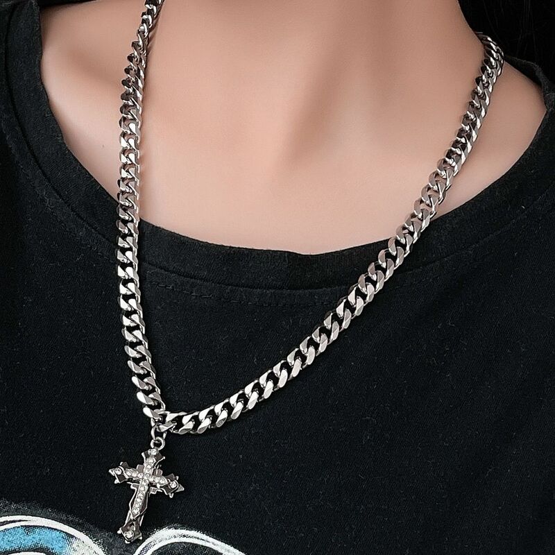 EDC-Collier pendentif croix en acier au titane, gadget populaire, style hip hop cubain, cadeaux pour les amoureux des amoureux des amoureux, mode garçon et fille