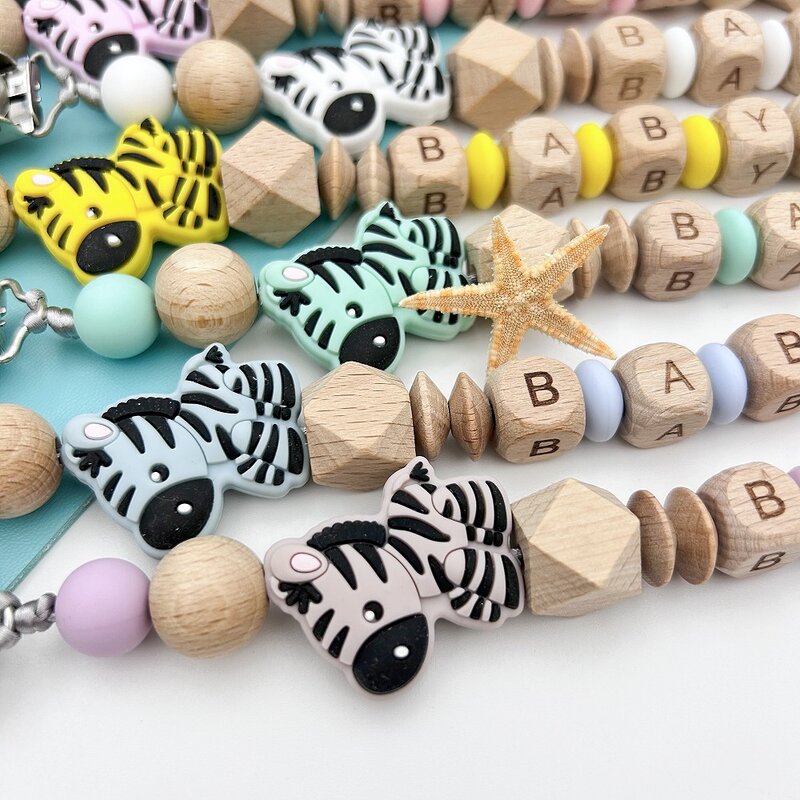맞춤형 영어 나무 글자 이름 아기 실리콘 얼룩말 펜던트 젖꼭지 클립 체인 홀더, 치발기 아기 귀여운 장난감 선물
