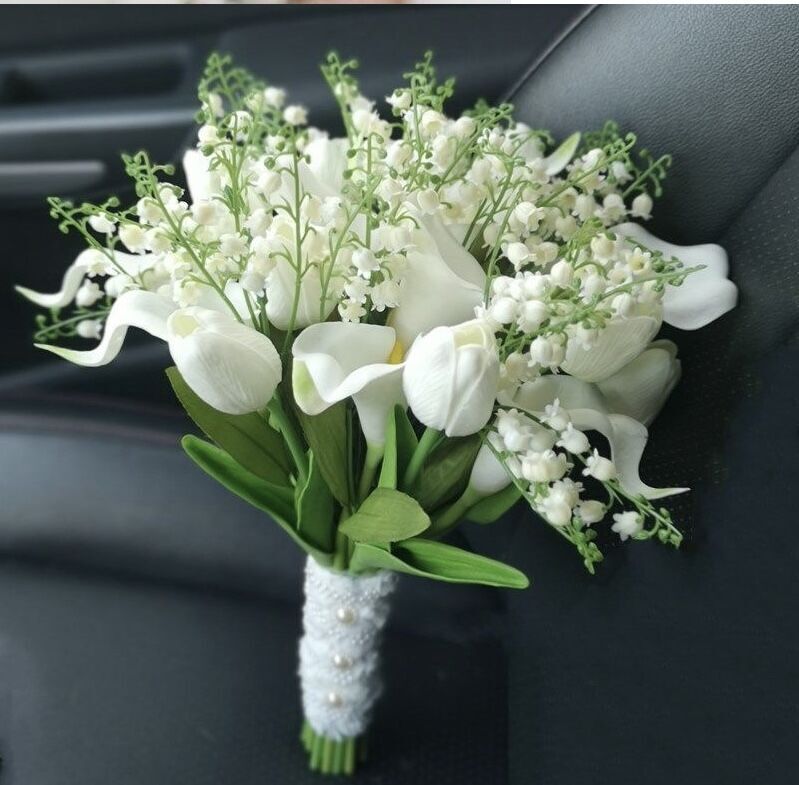 造花,新しい花束,結婚式の装飾のための手作りの造花呼び出し用の白いウェディングブーケ