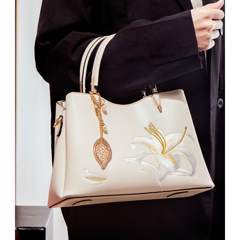 Bag High-Quality Shoulder Embroidered Large Capacity Handbags For Women Elegant Crossbody Casual Versatile Luxury Messenger Y2k