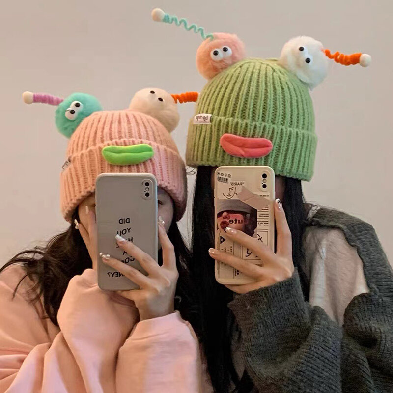 Topi Beanie wanita musim dingin, topi Beanie lucu lucu kartun 3D mata bulan bibir penuh hangat rajut untuk dewasa anak-anak keluarga