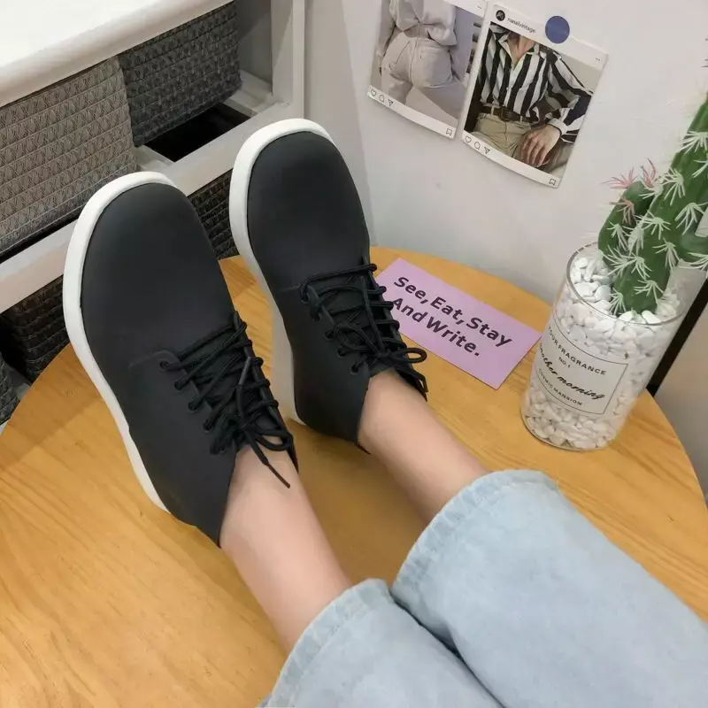 Jolies chaussures de pluie en caoutchouc antidérapantes et imperméables pour femmes, bottes courtes à lacets coréens, plates, 2021