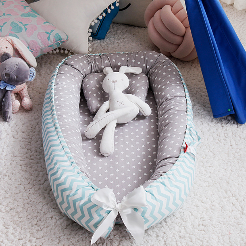 Cama portátil do ninho do bebê com travesseiro, cama do curso para a criança infantil, berço do algodão, bebê recém-nascido, amortecedor do berço, 85x50cm