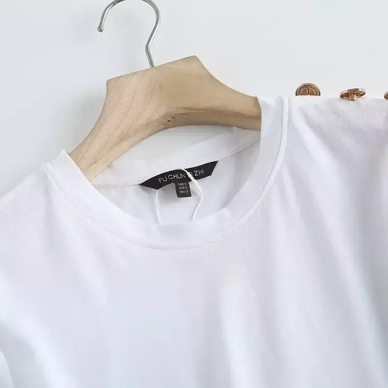 Camiseta feminina de manga curta com gola em O, blusa solta casual, requintada decoração de botões, 2 cores, nova moda, 2023