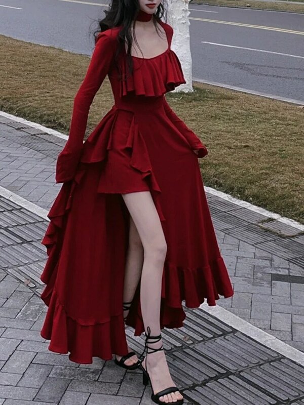 Gaun panjang desainer wanita, gaun putri Retro kerutan tidak rata lengan Flare merah musim gugur 2024