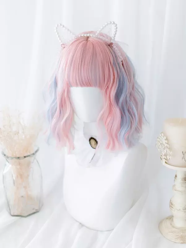 Wig sintetik warna ganda biru merah muda 12 inci dengan poni rambut palsu berombak Natural pendek untuk penggunaan sehari-hari wanita tahan panas