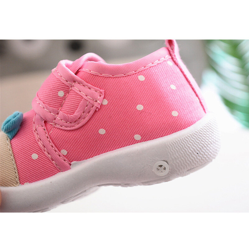 Sepatu Anti-selip Kartun Anak Perempuan Laki-laki Bayi Anak-anak Baru Sneakers Melengking Sol Lembut Sepatu Bayi Baru Babyslofjes Chaussures Bebe Fille