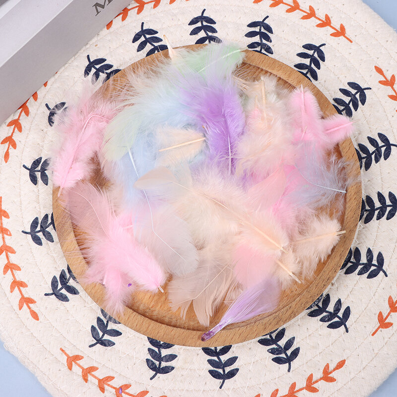 Plumas naturales de ganso flotantes pequeñas para manualidades, pluma colorida para fiesta de boda, joyería, decoración del hogar, 5-8cm