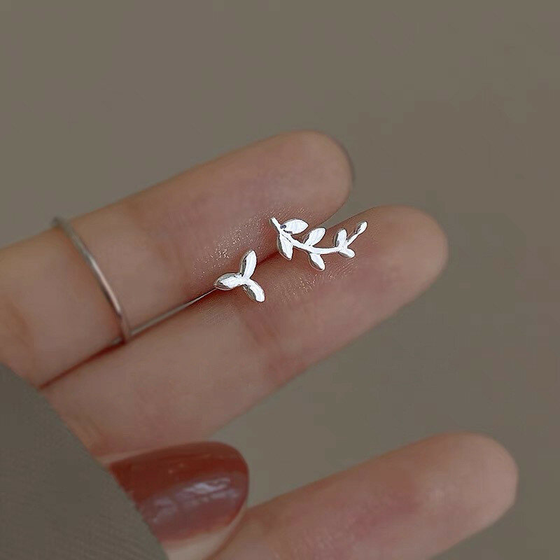 Neuer Minimalismus Ohrring Silber Nadel allergischer Schutz Mini kleine Herz Ohr stecker für Frauen Mädchen Schmuck Großhandel