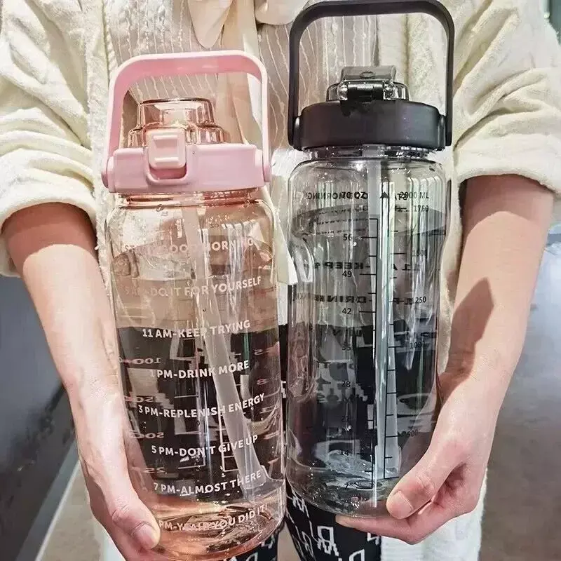 Botol air portabel 2L, botol air kapasitas besar, botol air sedotan plastik dengan penanda waktu untuk olahraga Fitness luar ruangan
