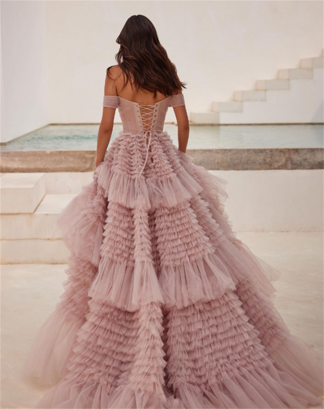 Sansa Roze Off Shoulder Tule Prom Dress Elegante Meerlagige A-Lijn Vestidos De Fiesta Veters Rug Mouwloze Avondjurk 2024