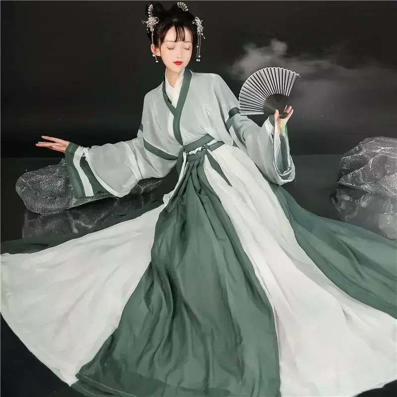 Abito da donna tradizionale con ricamo Hanfu Costume da palcoscenico in stile cinese antico bella danza Hanfu Originale Princess Outfits