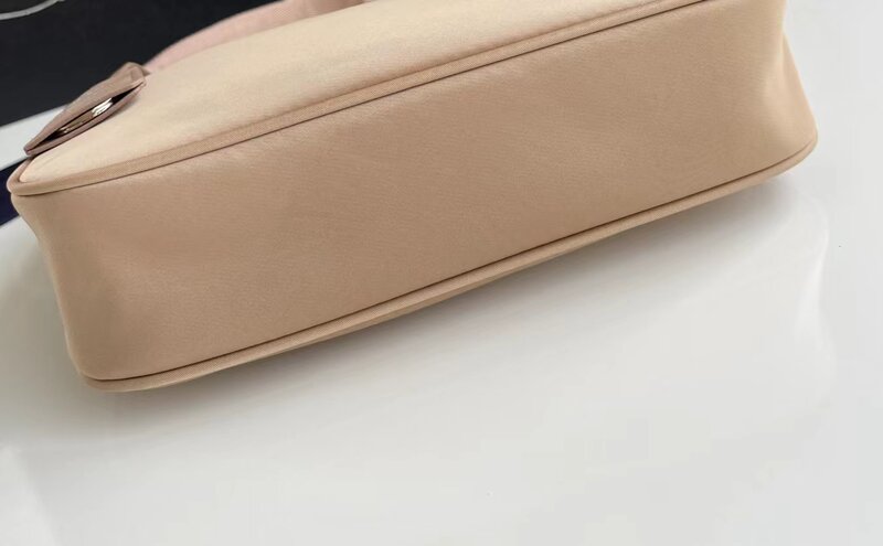 Bolsa de axilas de nylon de um ombro feminino, design pequeno, casual, versátil, novo, 2023