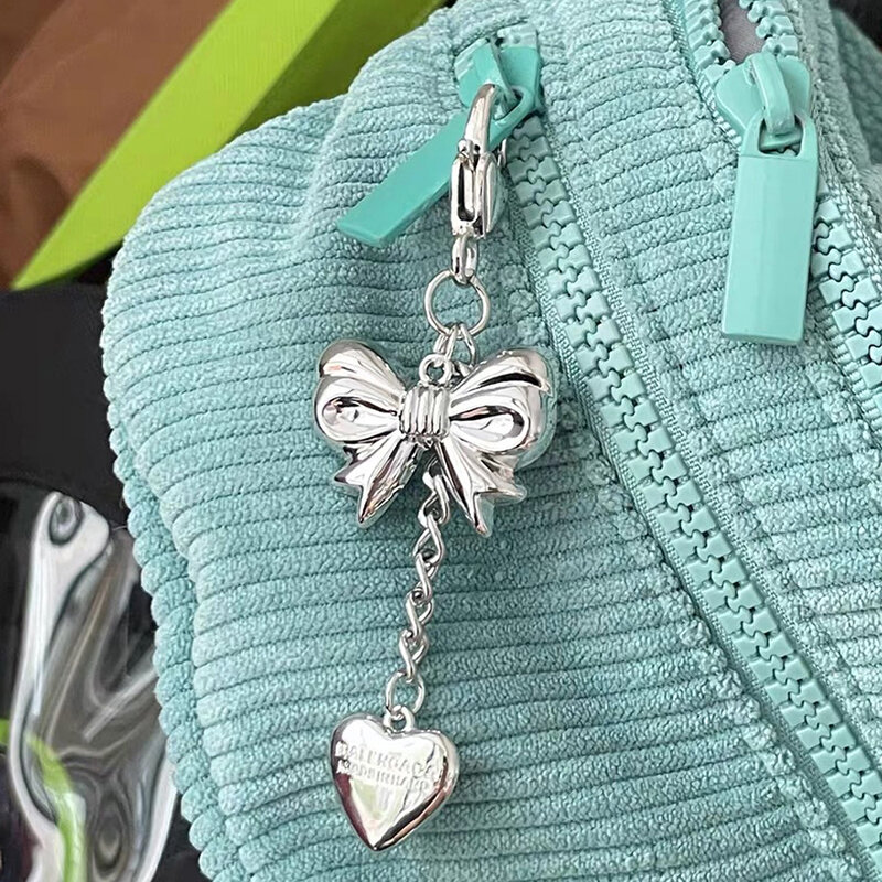 Y2K брелок серебряного цвета в форме сердца и банта, винтажный металлический брелок в форме банта, модный подвесной рюкзак, подвесные аксессуары