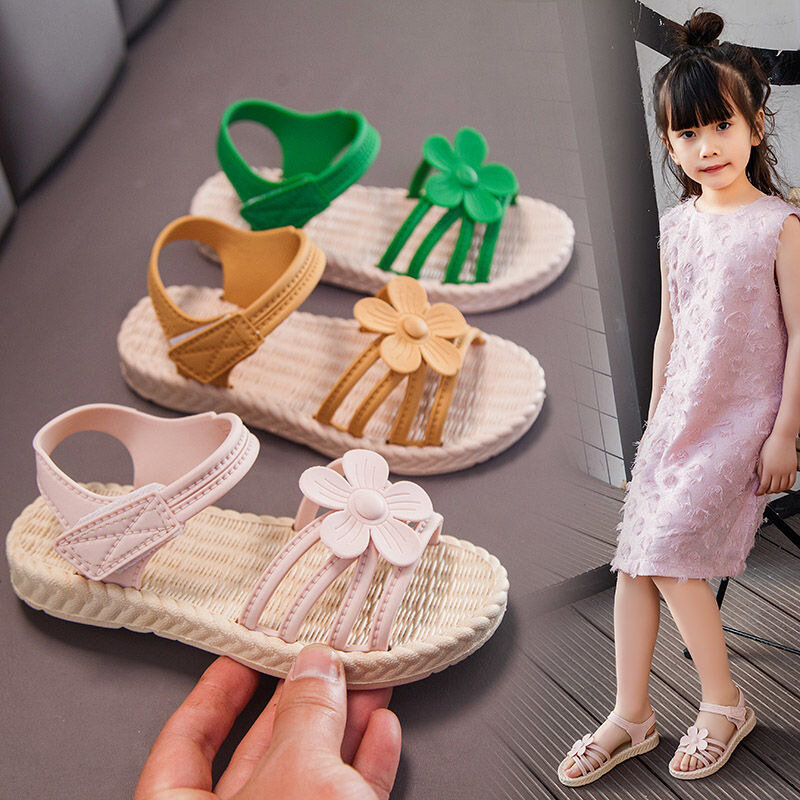 Sandały dziewczęce moda dziecięca miękka podeszwa księżniczka buty dla dzieci 2023 nowy letnie klapki płaskie buty szkolne dla dziewczynek buty